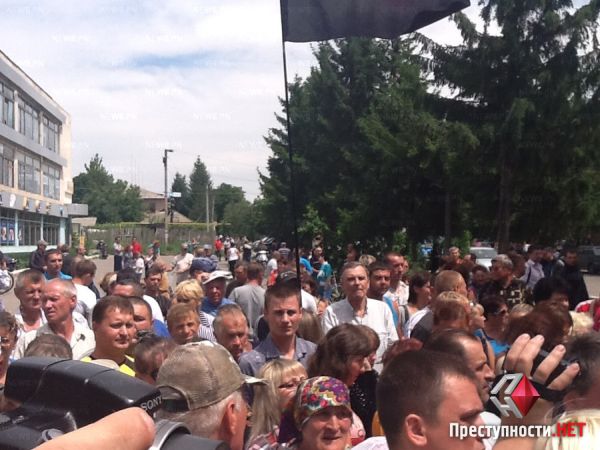 Люди вимагають покарати гвалтівників Люди вимагають покарати гвалтівників