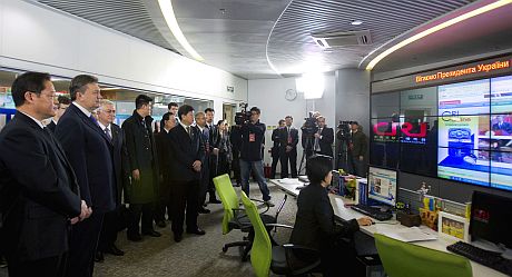 Янукович поучаствовал в церемонии запуска украинского Интернет-радио на сайте украинской редакции Международного радио Китая.