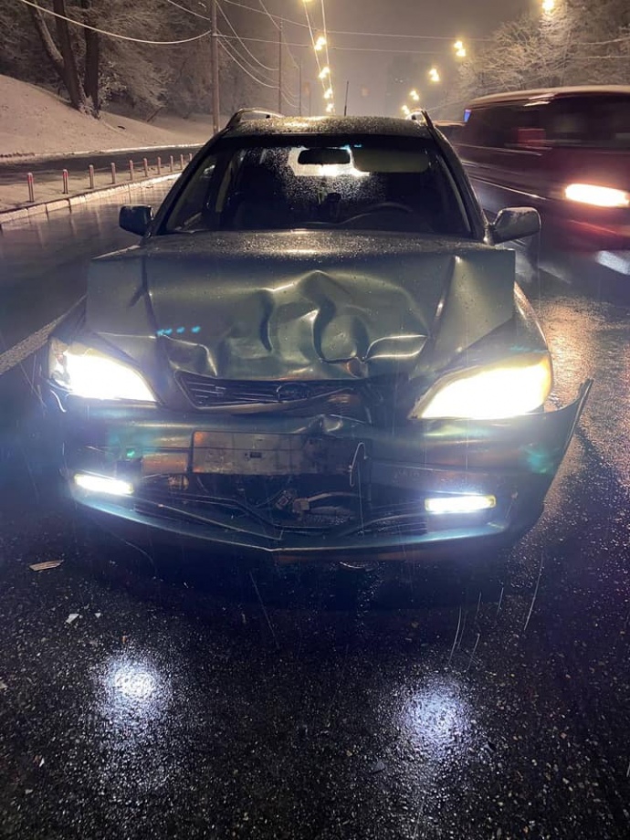 Наслідки однієї з вечірніх ДТП у столиці