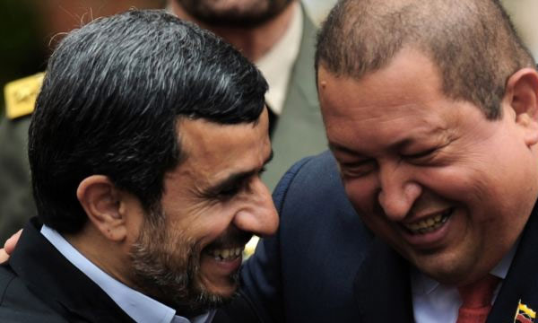 Махмуд Ахмадінеджад з Уго Чавесом, січень 2012 року