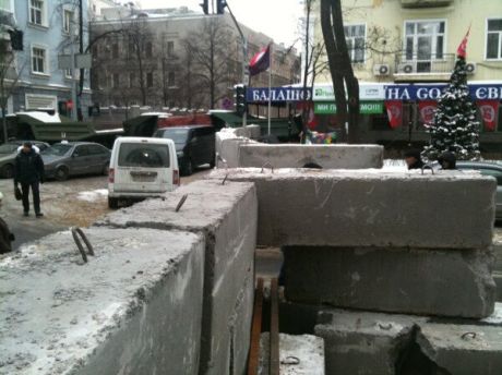 Блоки на Інститутській. Фото Оксани Коваленко