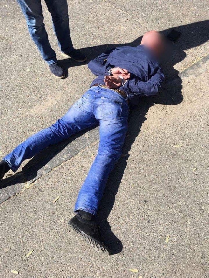 Ділки, представляючись помічниками одного із заступників голови СБУ, вимагали кхабар