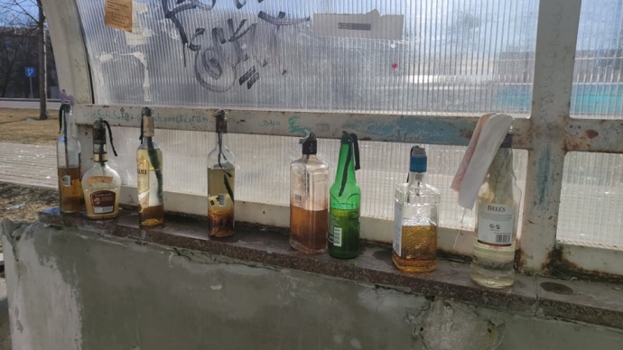 Коктейлі Молотова від бучанців для російських загарбників