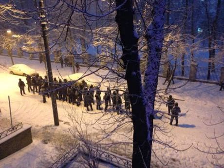 Беркутівці на підходах до МВС Беркутівці на підходах до МВС