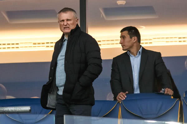 Суркіс на футболі Суркіс на футболі