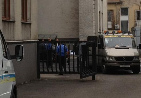 Чиновнику з мерії Ужгорода підпалили машину. Фото Мукачево.net Чиновнику з мерії Ужгорода підпалили машину. Фото Мукачево.net