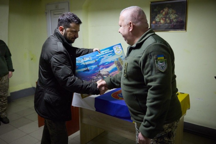 Зеленський отримав подарунок від 208-ї бригади