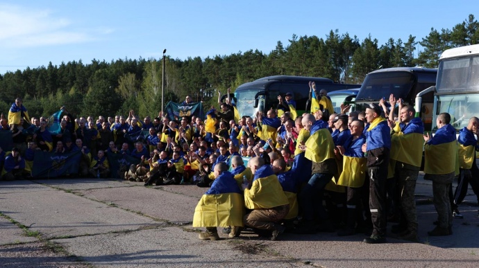 возвращенные украинские воины, фото: Координационный штаб