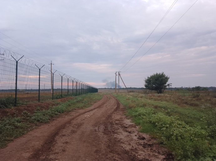 Вибухи було видно навіть з далекої відстані. Фото із соцмереж