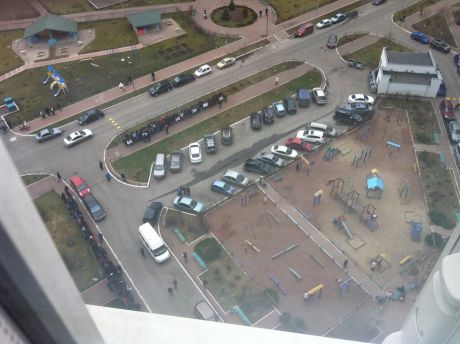 Под дом «свободовца» привезли четыре автобуса со «спортсменами» 