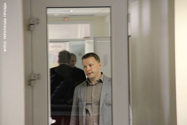 Артем Шевченко йде коридорами телеканалу. Фото УП Артем Шевченко йде коридорами телеканалу. Фото УП