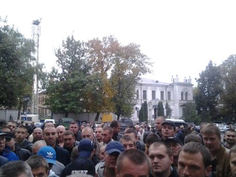 Хмельницькі тітушки