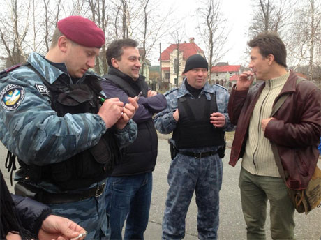 Беркут в Межигорье все фиксирует