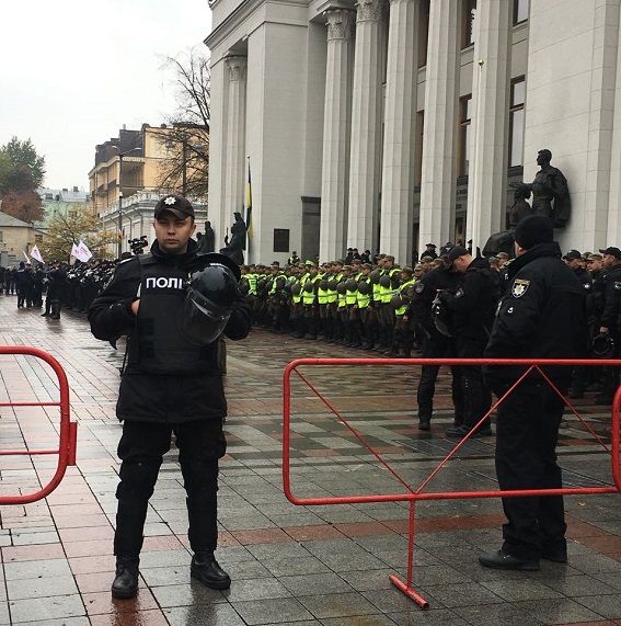 Акції тривають