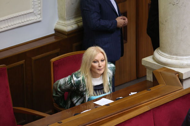 Депутат от Партии регионов, певица Таисия Повалий снова скучает Депутат от Партии регионов, певица Таисия Повалий снова скучает