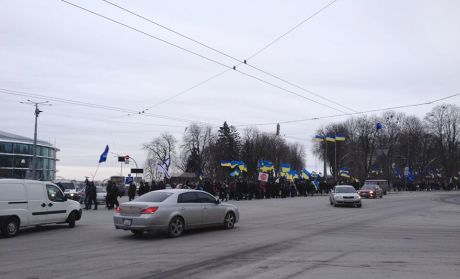 Колони прихильників ПР