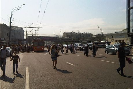 Пожежа у московському метро викликала колапс і з наземним транспортом Пожежа у московському метро викликала колапс і з наземним транспортом
