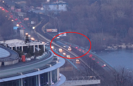 Потяг рухається станом 17:34