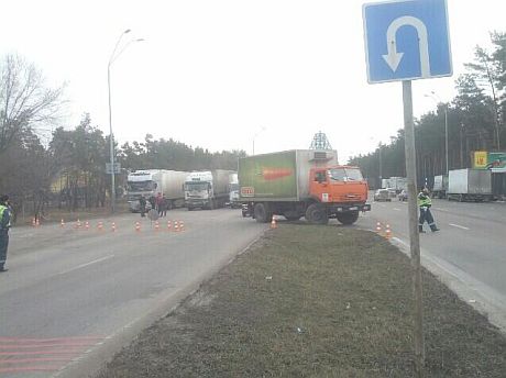 Грузовики разворачивают