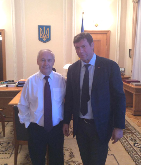 Царьов навіть сходив сфотографуватись з Рибаком Царьов навіть сходив сфотографуватись з Рибаком