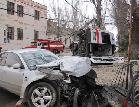 ДТП в Феодосии. Машина сбила скорую, которая ехала с маячками и сиреной