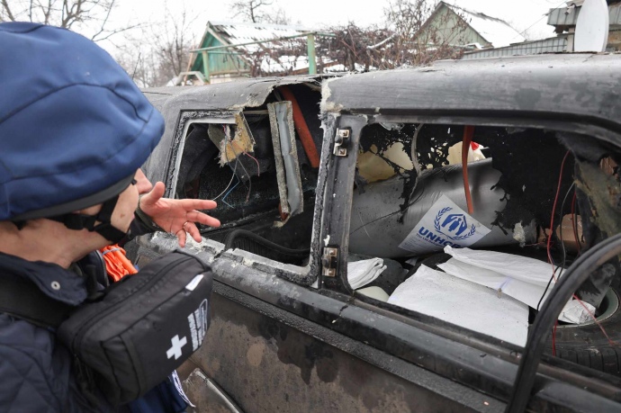 В Часовом Яру FPV-дрон попал в авто волонтера гуманитарной миссии 
