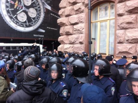 Беркут традиційно забезпечує проведення засідання Київради Беркут традиційно забезпечує проведення засідання Київради