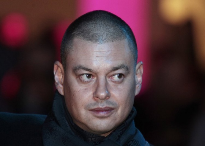 У команді Медведчука Шувалов відповідав за інформаційну стратегію і моделювання інформаційного поля. Саме тоді на українських телеканалах почали з'являтися 