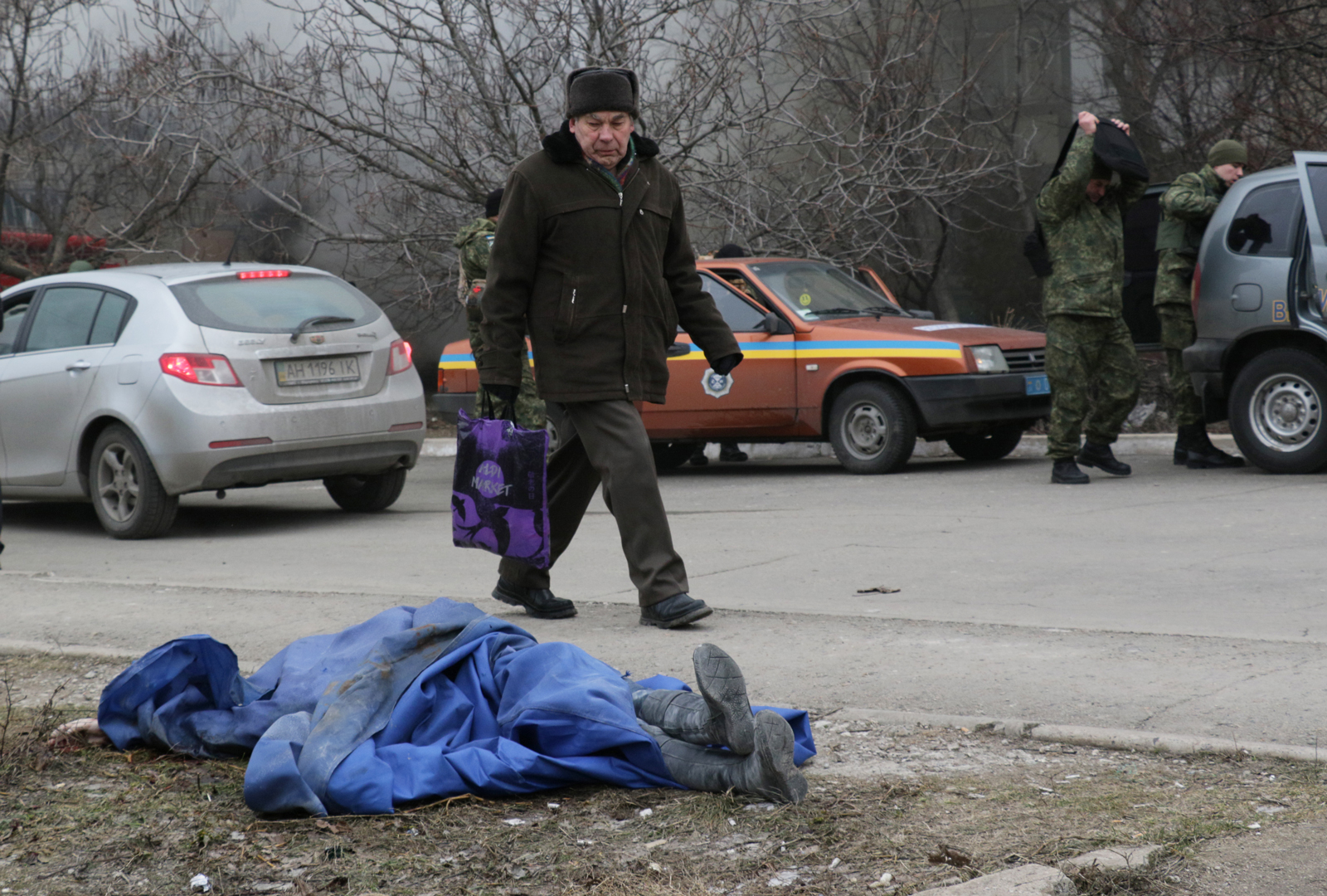 tela na ulitse mariupolya