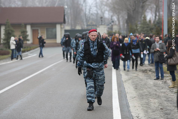 Міліція супроводжувала активістів аж до самого виходу з повороту на Межигіря 