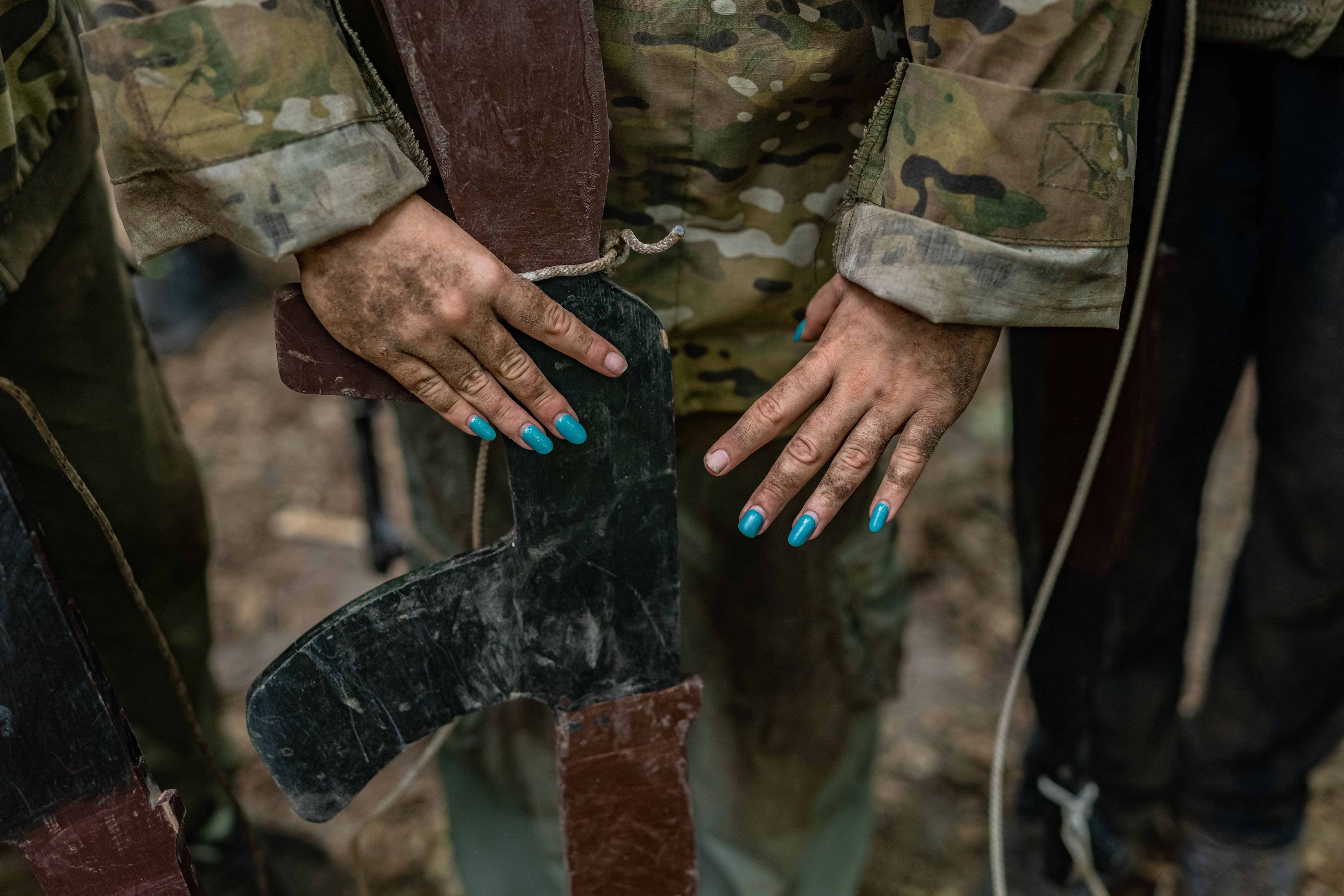 В патріотичні табори приїжджають чимало дівчат