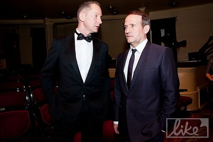 Раніше стрімкий успіх російського тютюнового гіганта в Україні ЗМІ пов’язували із персоною Віктора Медведчука