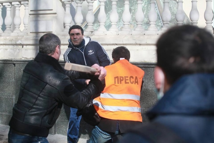 Избиение журналистов Алиевым. 18 февраля 2014 года