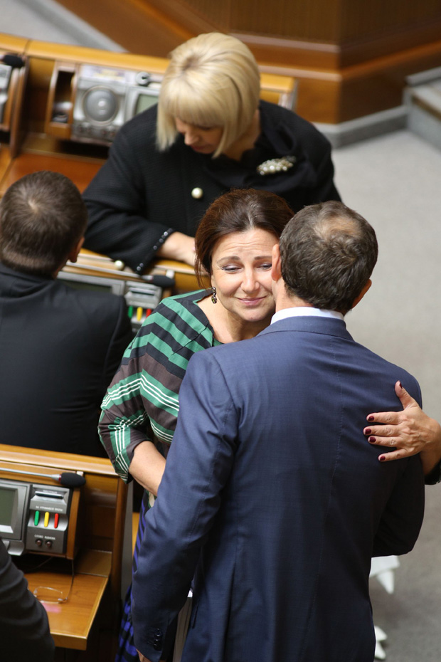 Депутат від Партії регіонів Інна Богословська цілувалася Депутат від Партії регіонів Інна Богословська цілувалася