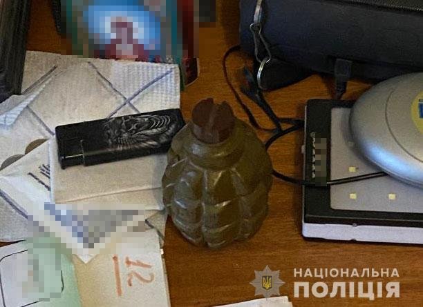 Виявлена граната в помешканні підозрюваного