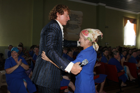 Концерт Гаврилюка у Качанівській колонії. Фото прес-служби ДПтС Концерт Гаврилюка у Качанівській колонії. Фото прес-служби ДПтС