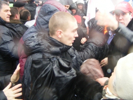 Под Черкасским облсоветом