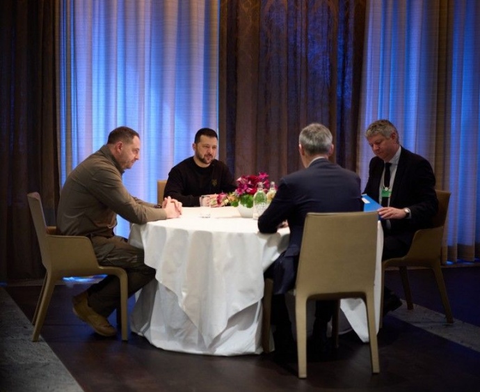 Володимир Зеленський під час Всесвітнього економічного форуму в Давозі зустрівся з Єнсом Столтенбергом