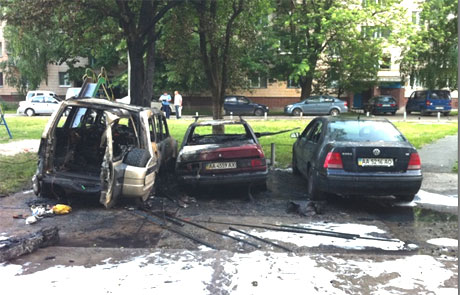 Соженный автомобиль ударовца