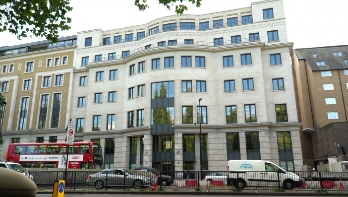 Офісний центр на вулиці 27 Найтсбрідж