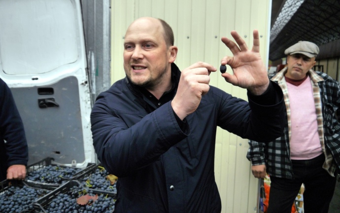 Вряд ли эти люди в курсе, что такое диалектический материализм, философия Гегеля, Фурье, ревизионизм, Берштейн, критика Каутского или 