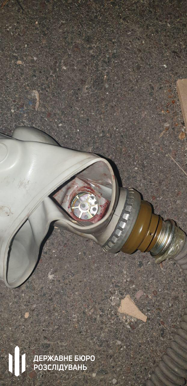 Підозрюваних звинувачують, що вони надівали на потерпілу протигаз, били кийками та гвалтували