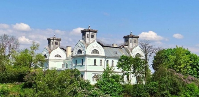 Палац Лопухіних над річкою Рось