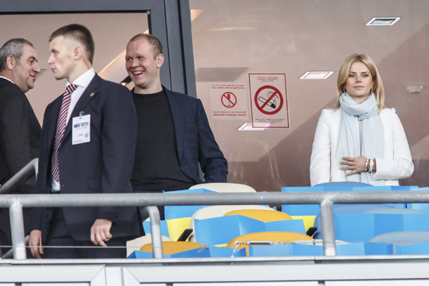 На футбол прийшли подивитися бютівці Тетяна Донець та Денис Дзензерський