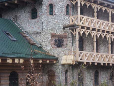 Экс-президент развернул масштабное строительство Экс-президент развернул масштабное строительство