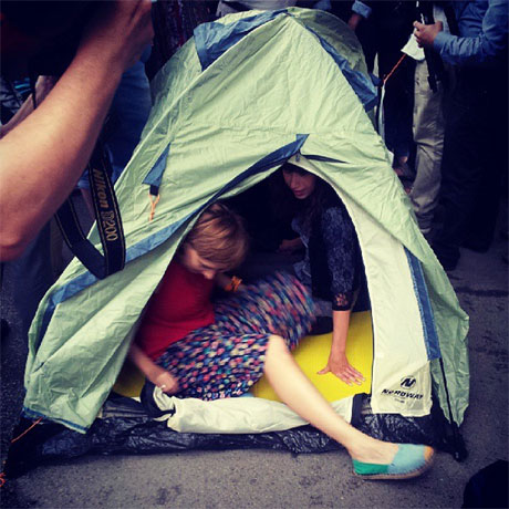 Журналісти поставили інфомарційний намет під МВС