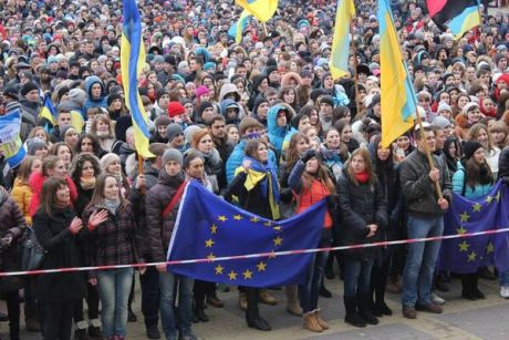 У Тернополі молодь страйкує У Тернополі молодь страйкує