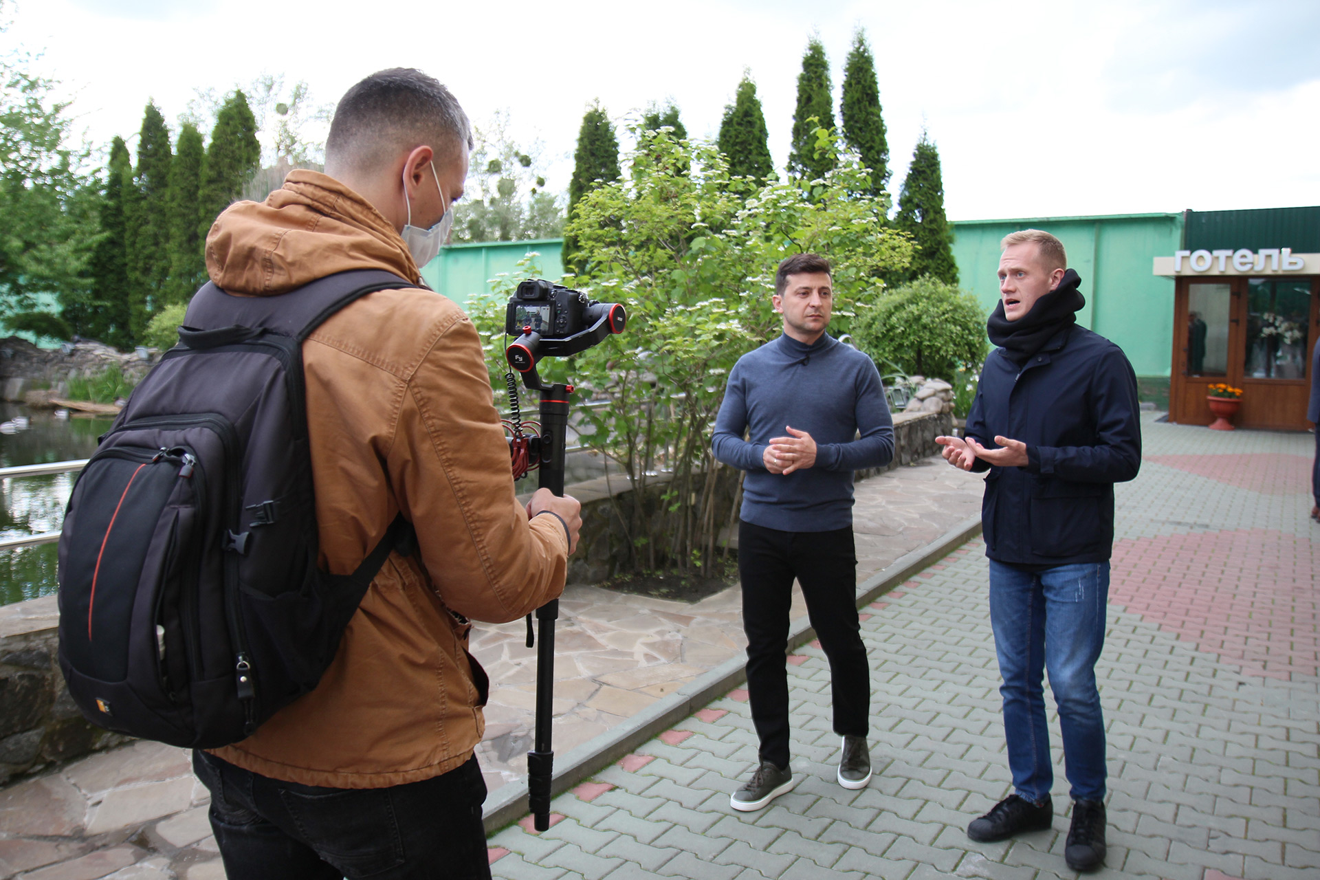 Ми забороняємо міністрам упродовж робочого дня користуватися Facebook і іншими соціальними мережами. Треба роботу робити.