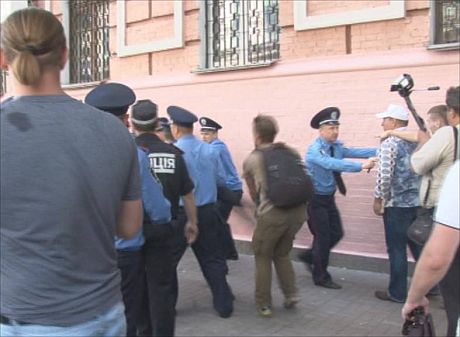 Доказательства избиения еще одного фотографа Доказательства избиения еще одного фотографа