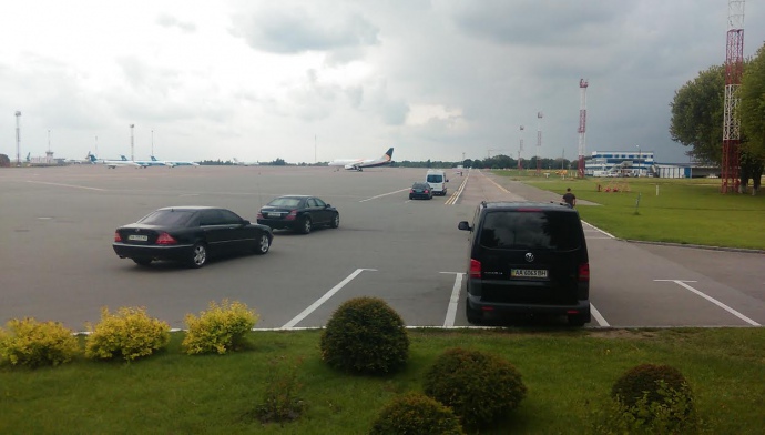 Кортеж приїхав зустрічати Савченко